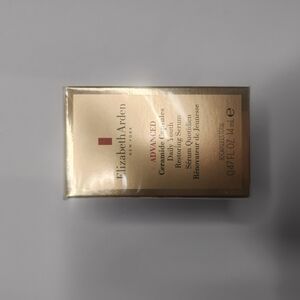 Elizabeth Arden Advanced Ceramide Capsules – 30ct
A luxe anti-aging serum